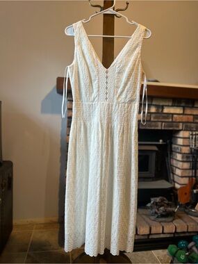 Gianni Bini White Eyelet Embroidered Wedding Dress